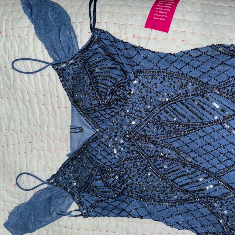 Women's Beaded Godet-Mesh V-Neck Gown Size 9/10